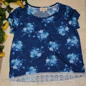 Cute Flowery Top
